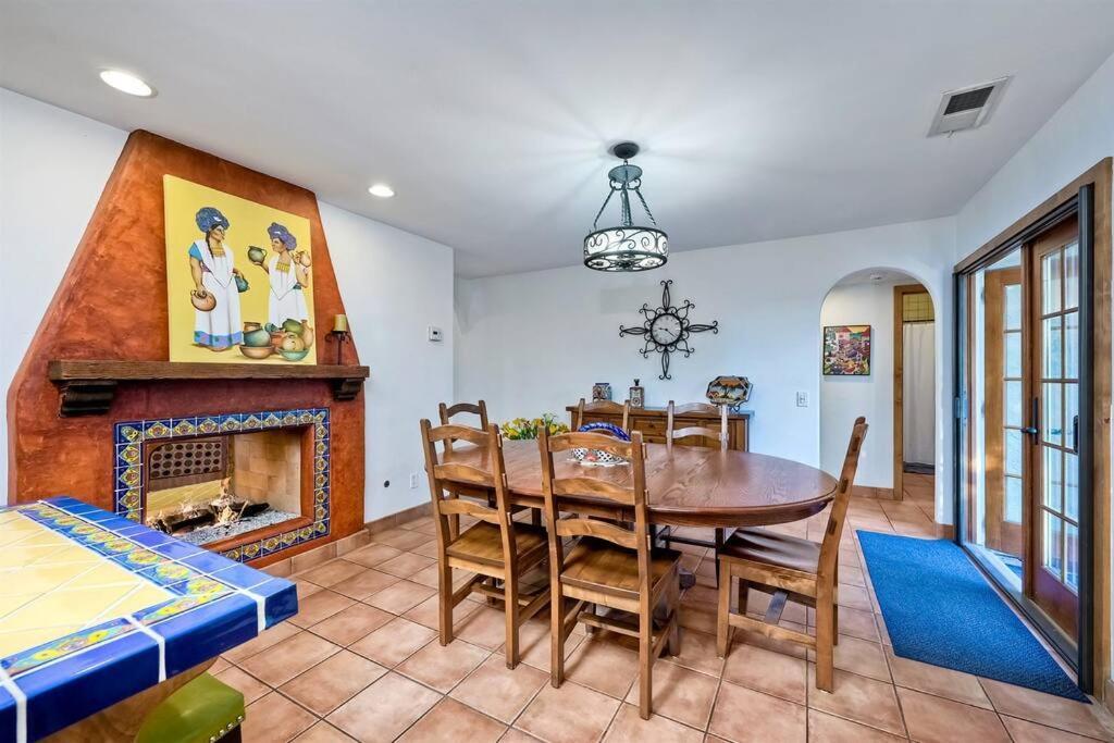 Great Group Retreat! Hacienda Decor, Spacious Floor Plan, Private Backyard Carlsbad Ngoại thất bức ảnh