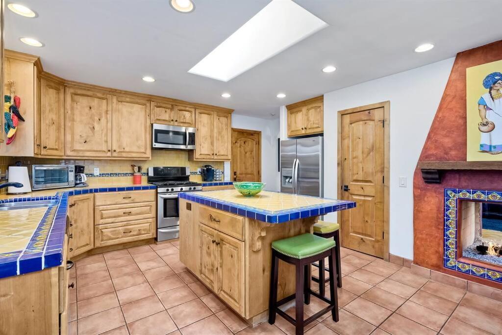 Great Group Retreat! Hacienda Decor, Spacious Floor Plan, Private Backyard Carlsbad Ngoại thất bức ảnh